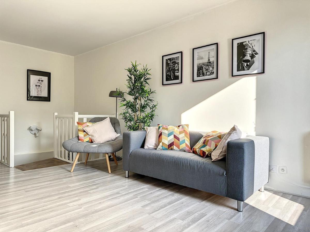 Charmant Appartement Avec Terrasse Parking Ispagnac Buitenkant foto