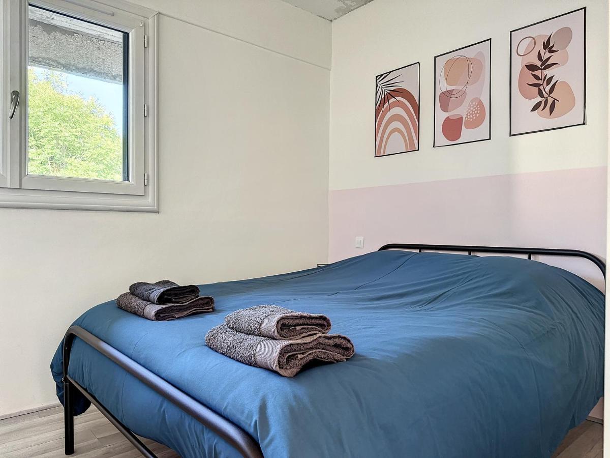 Charmant Appartement Avec Terrasse Parking Ispagnac Buitenkant foto