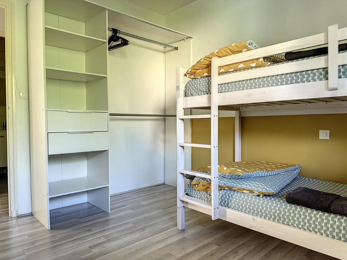 Charmant Appartement Avec Terrasse Parking Ispagnac Buitenkant foto